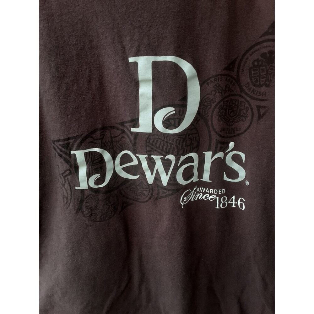 Dewar's Scotch Whiskey Awarded Since 1846 L Large Brown T Shirt